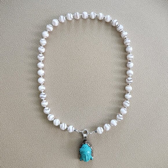 WHITE STRIPED TIBETAN AGATE W/ BUDDHA PENDANT--20" - Picture 2 of 2